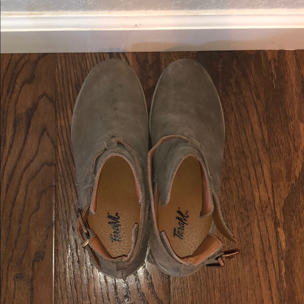 Perfect Fall Booties. - Picture 5 of 7